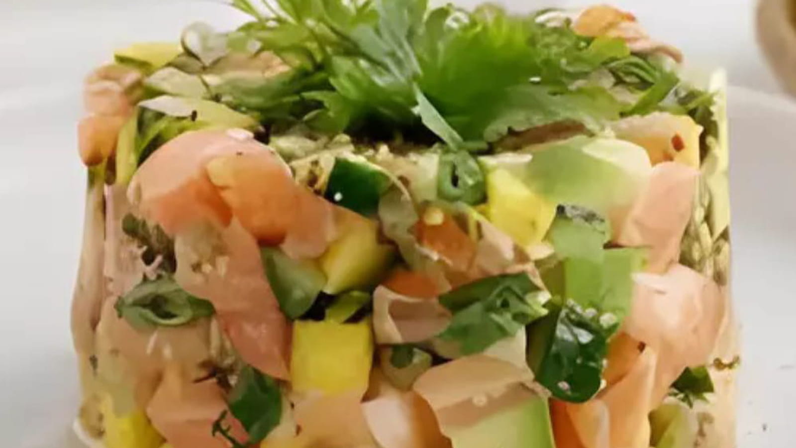 Tartare de saumon aux agrumes et à l'avocat