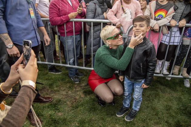 Katy Perry sait comment faire sourire les enfants