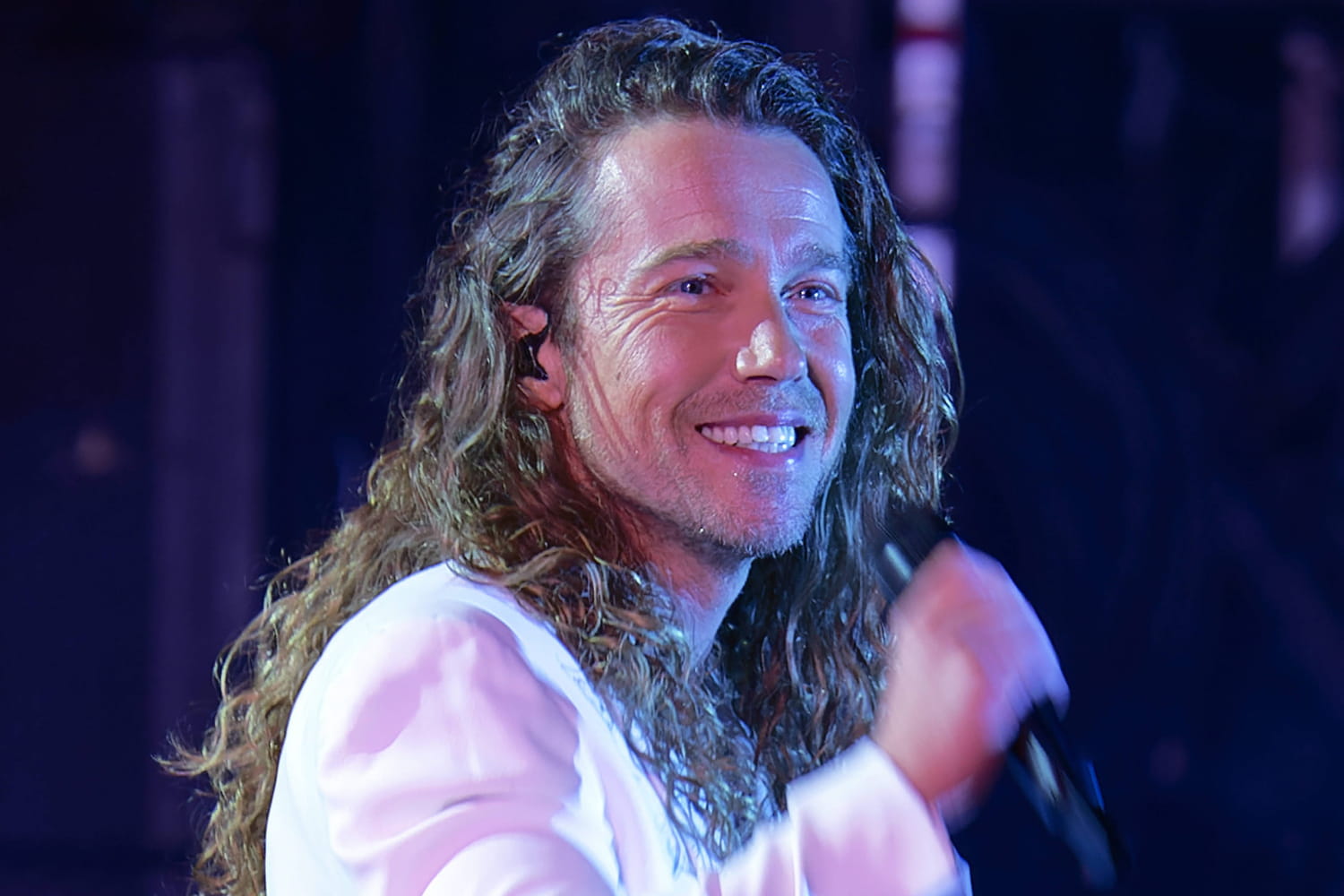 Julien Doré, not ready to get married? “It freaks me out…”