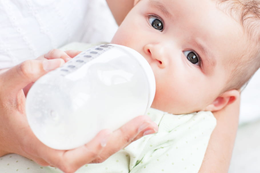 Alimentation du bébé à 4 mois