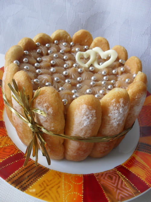 Charlotte aux pommes et au caramel au beurre salé