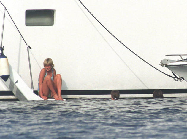 Hésitante à l'idée de se baigner