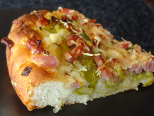 Tarte briochée poireaux-lardons