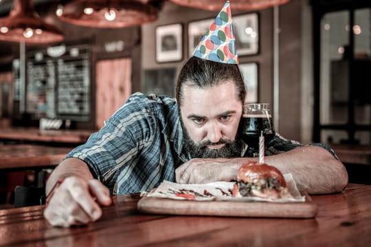 Ils se sao&ucirc;lent chez eux, seuls et en slip&nbsp;: un habitant du pays cens&eacute; &ecirc;tre &quot;le plus heureux du monde&quot; ruine la l&eacute;gende