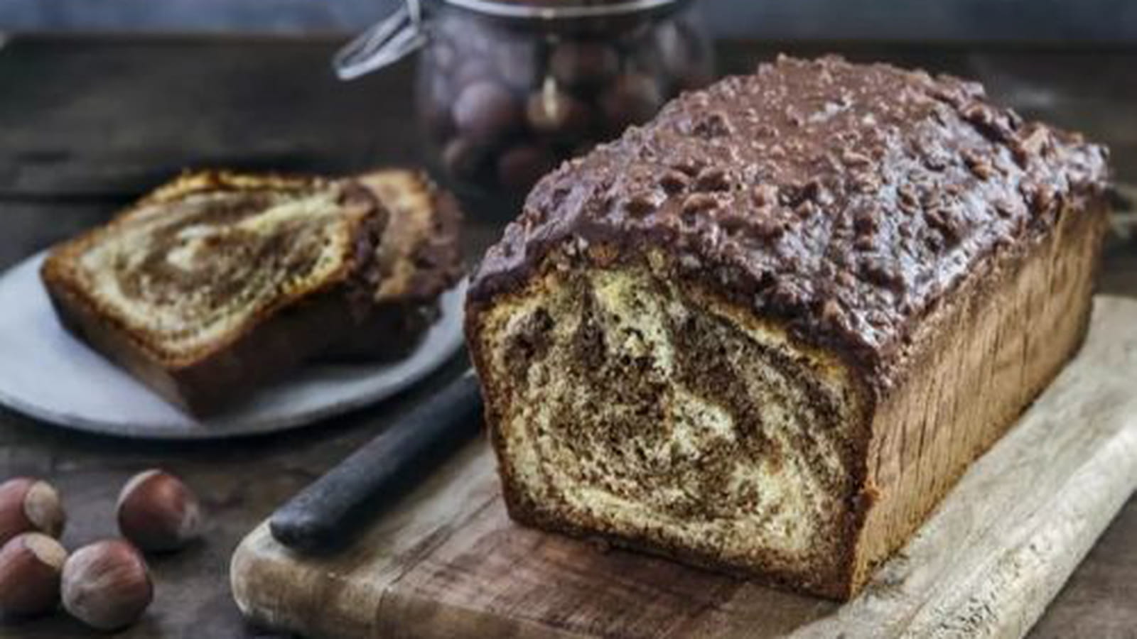 Cake marbré chocolat noir, glaçage rocher