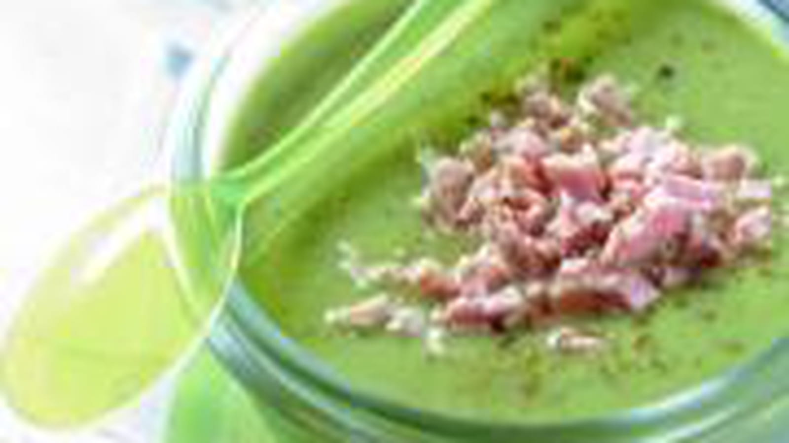 Crème de petits pois au basilic et jambon