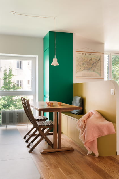 Apr&egrave;s&nbsp;: une salle &agrave; manger conviviale avec banquette int&eacute;gr&eacute;e