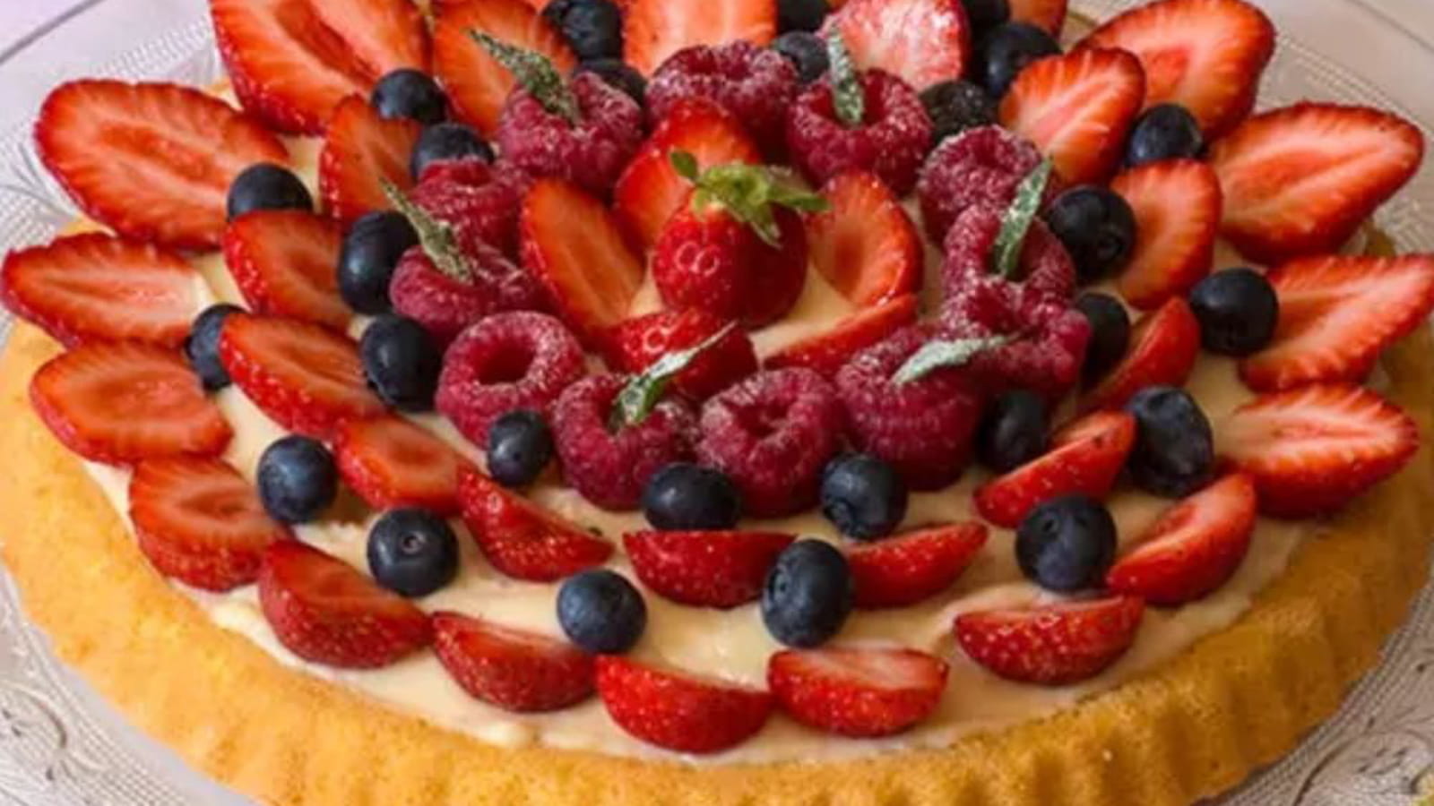 Tarte génoise aux fruits rouges