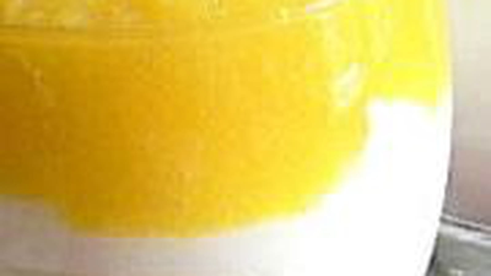Mousse légère au coulis de mangue