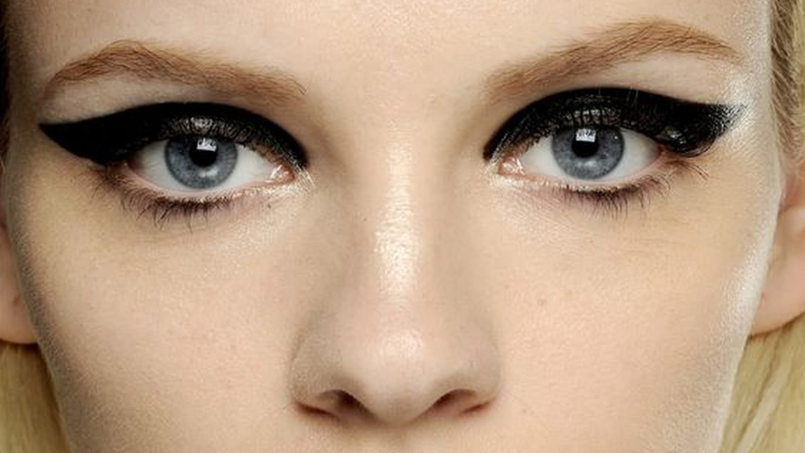 Eyeliner glossy