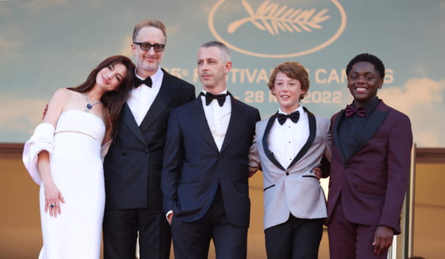 Anne Hathaway, James Gray, Jeremy Strong, Banks Repeta et Jaylin Webb &agrave; la projection de "Armageddon Time"