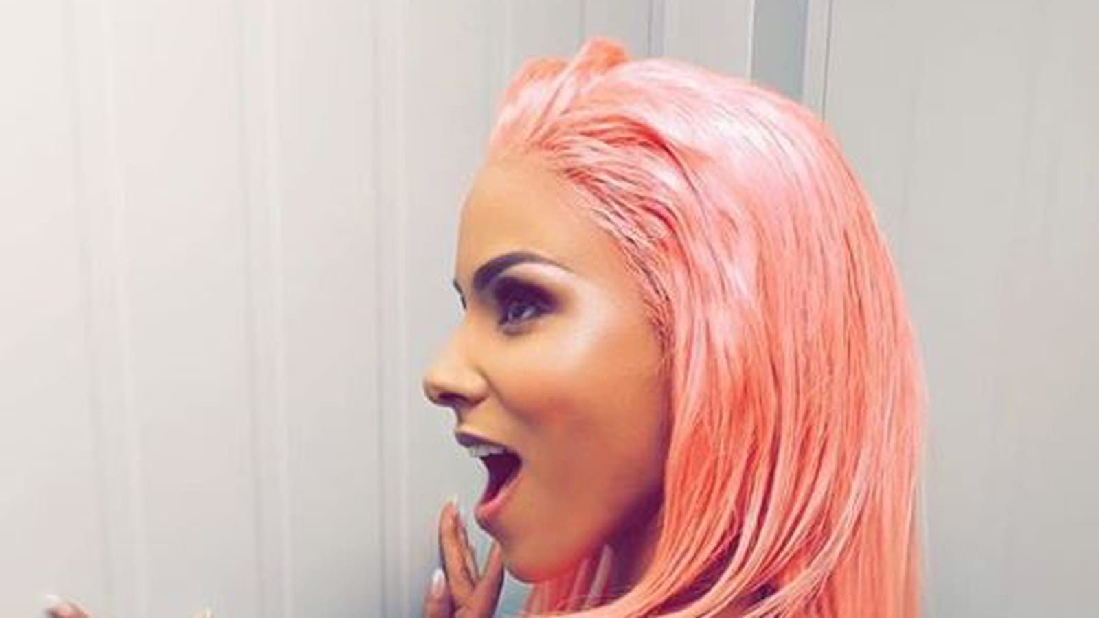 Cheveux roses