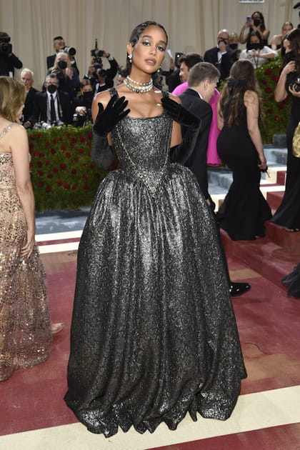 Laura Harrier en H&M x Victor Glemaud