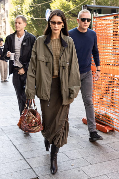 Bella Hadid dans les rues de Milan