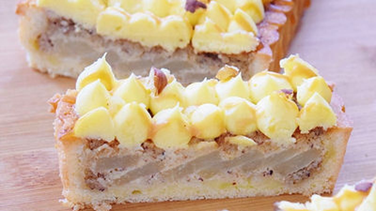 Tarte bourdaloue poires amandes noisettes