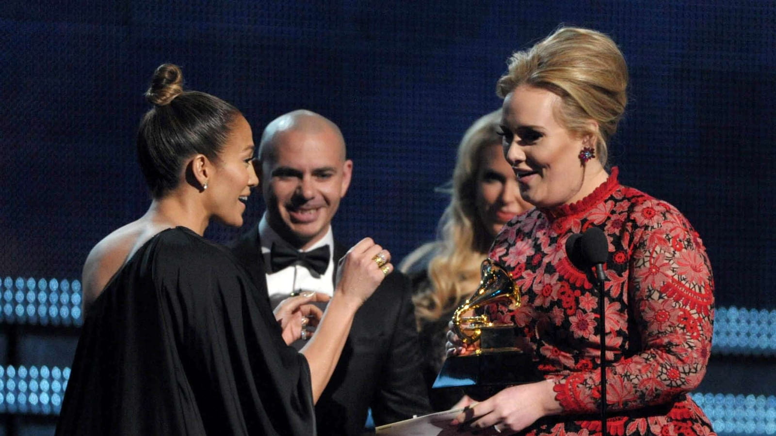 Avec Pitbull et Jennifer Lopez