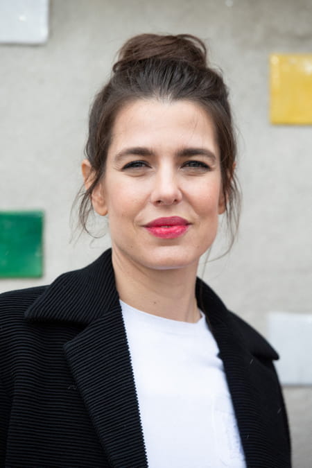 Charlotte-Casiraghi-défilé-croisière-Chanel-beauty-look-frais
