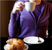 le café n'est pas toujours un ami, buvez-le avec modération.