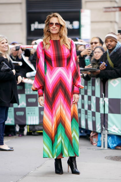 FLOP : Julia Roberts en robe multicolore