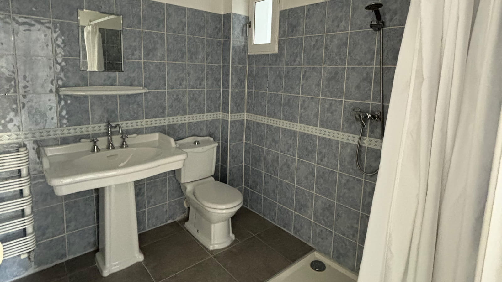 Salle de bains avant