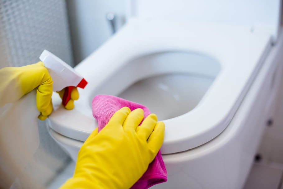 Comment faire un nettoyant WC maison ?