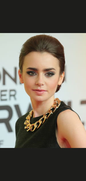 Le chignon "premi&egrave;re dame" de Lily Collins