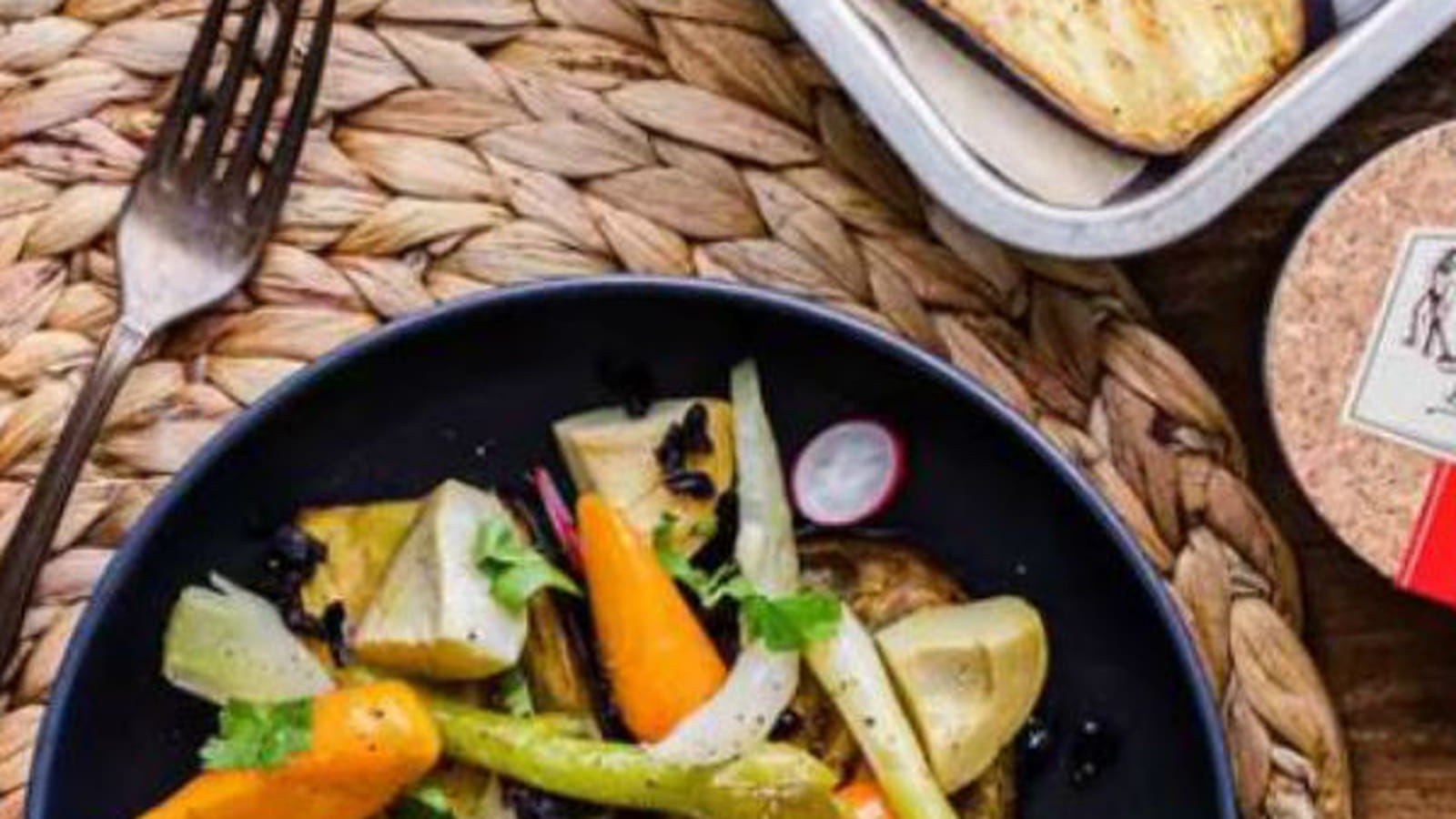 Aubergine confite à l’huile d’olive et légumes à la grecque
