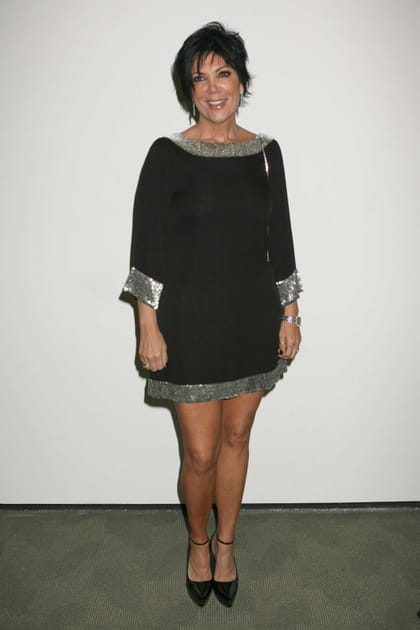 Kris Jenner en robe noire
