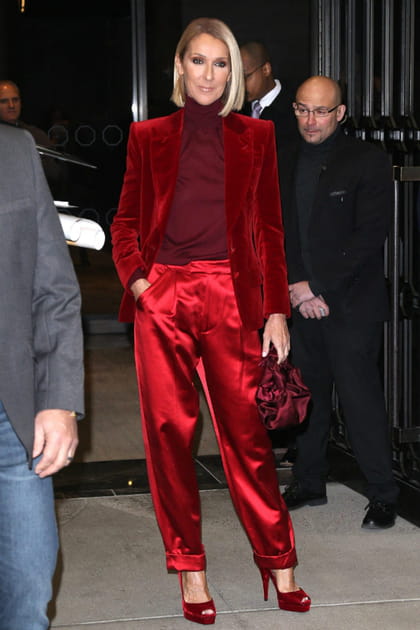 Celine Dion en tenue rouge hivernale