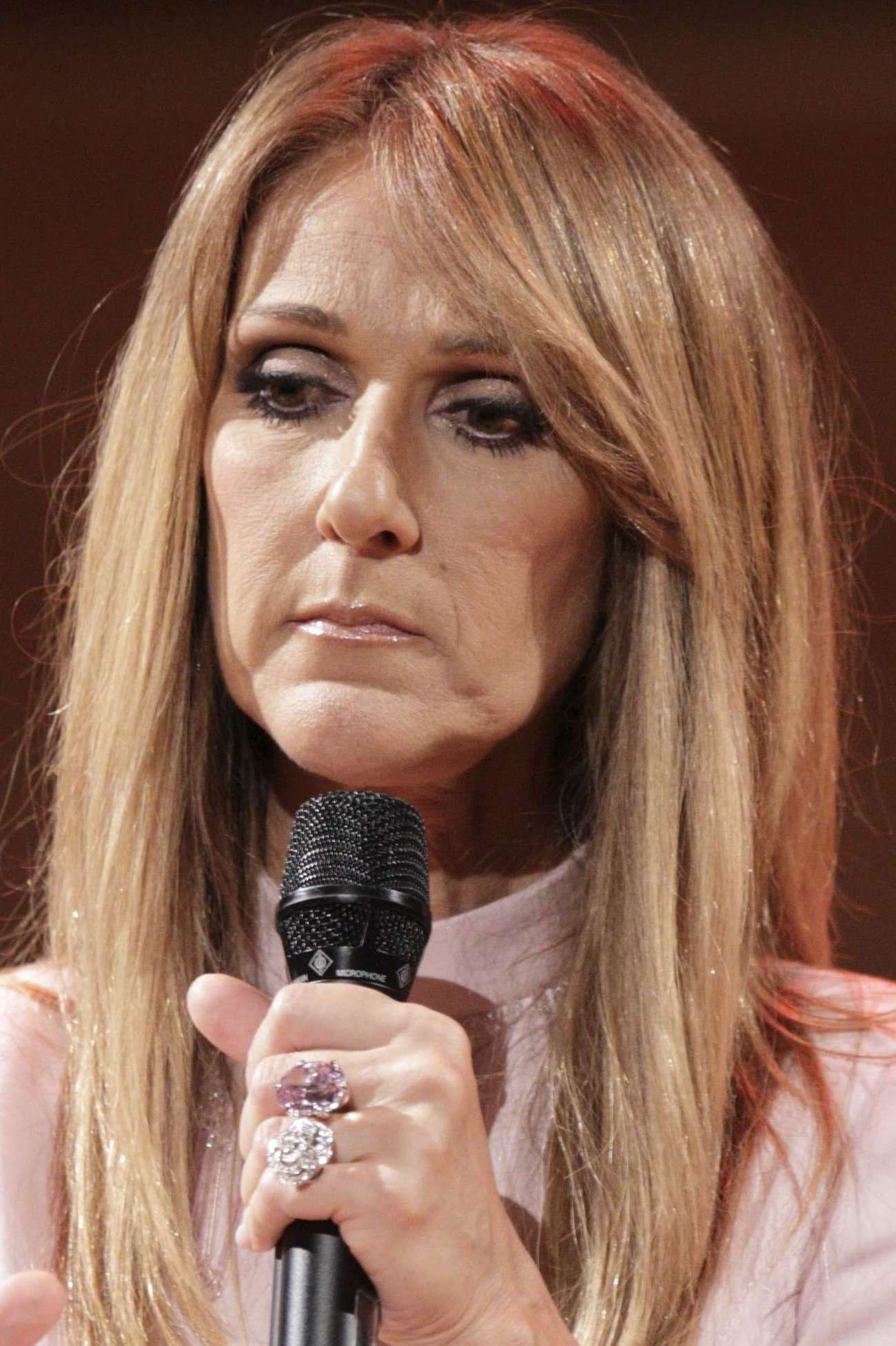 Селин дион с мамой и папой. Селин дион сейчас 2022. Мама дион. Селин дион мама. Селин дион фото.