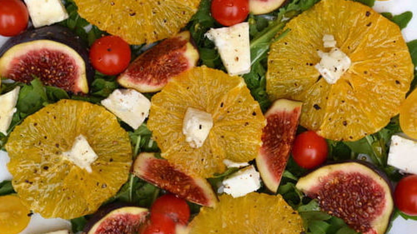 Salade de figues, feta et oranges caramélisées au miel
