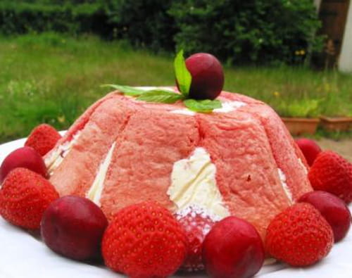 Charlotte aux fruits rouges, saveur grenadine et kirsch