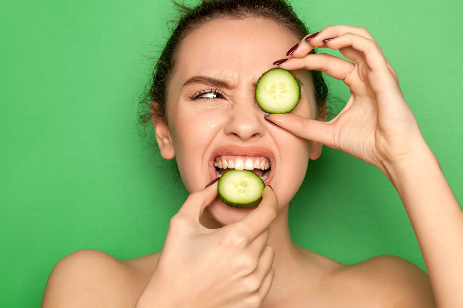 Manger cru (raw food) : bienfaits, précautions, dangereux ?