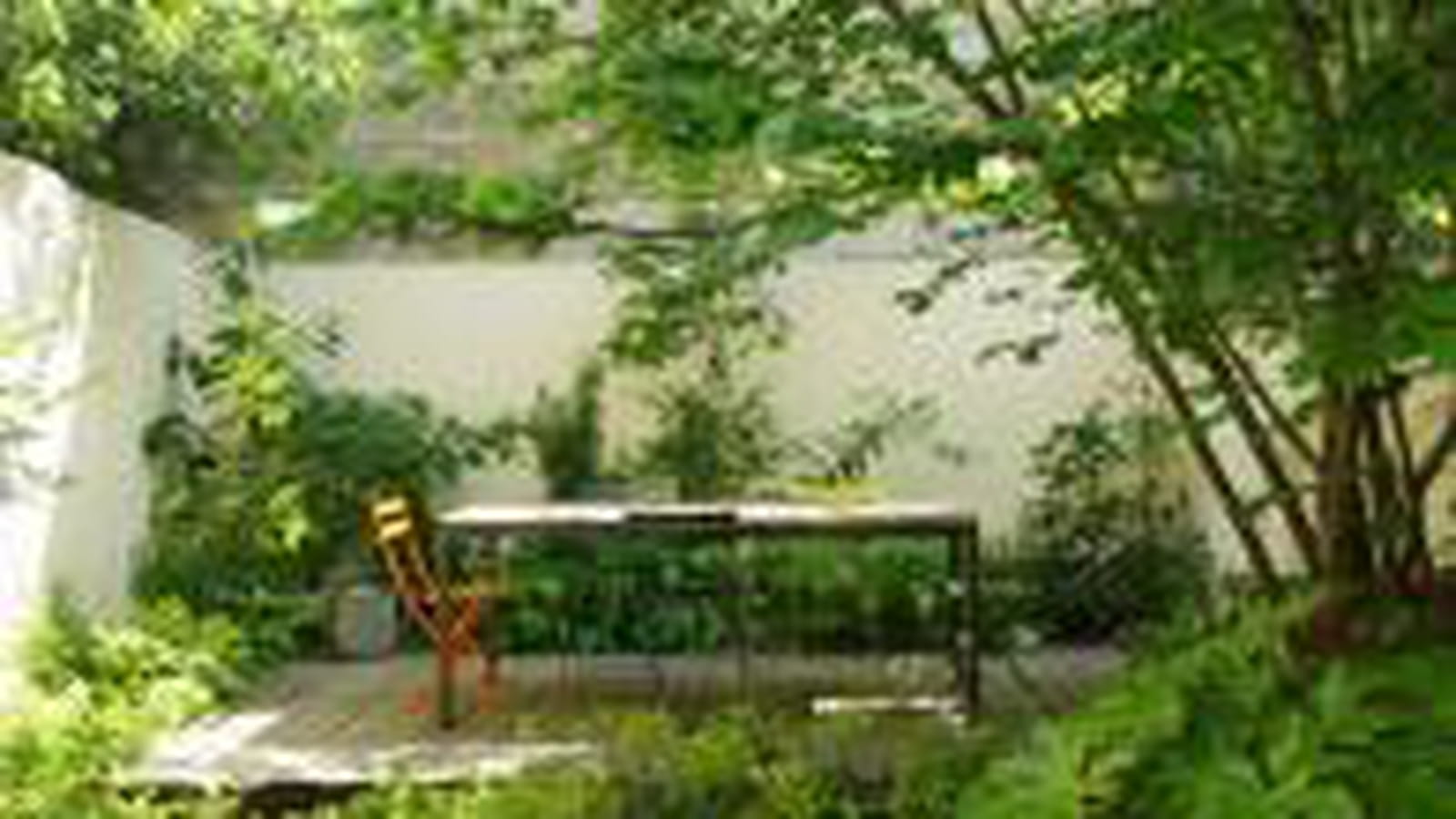 Mobilier de jardin coloré