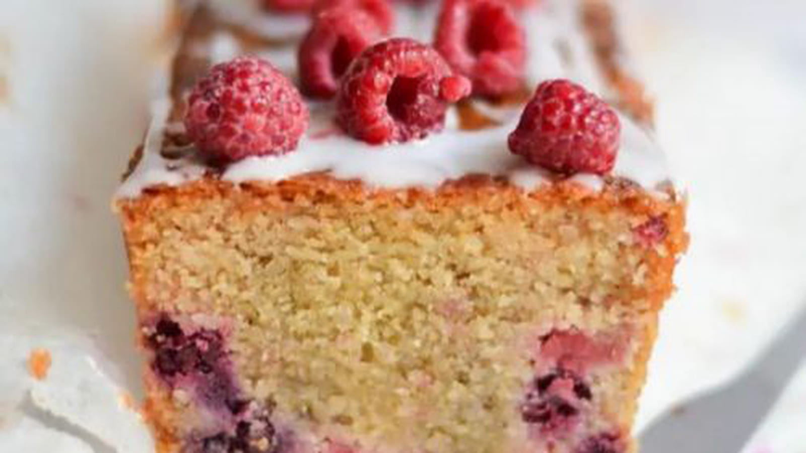 Cake fondant polenta fruits rouges