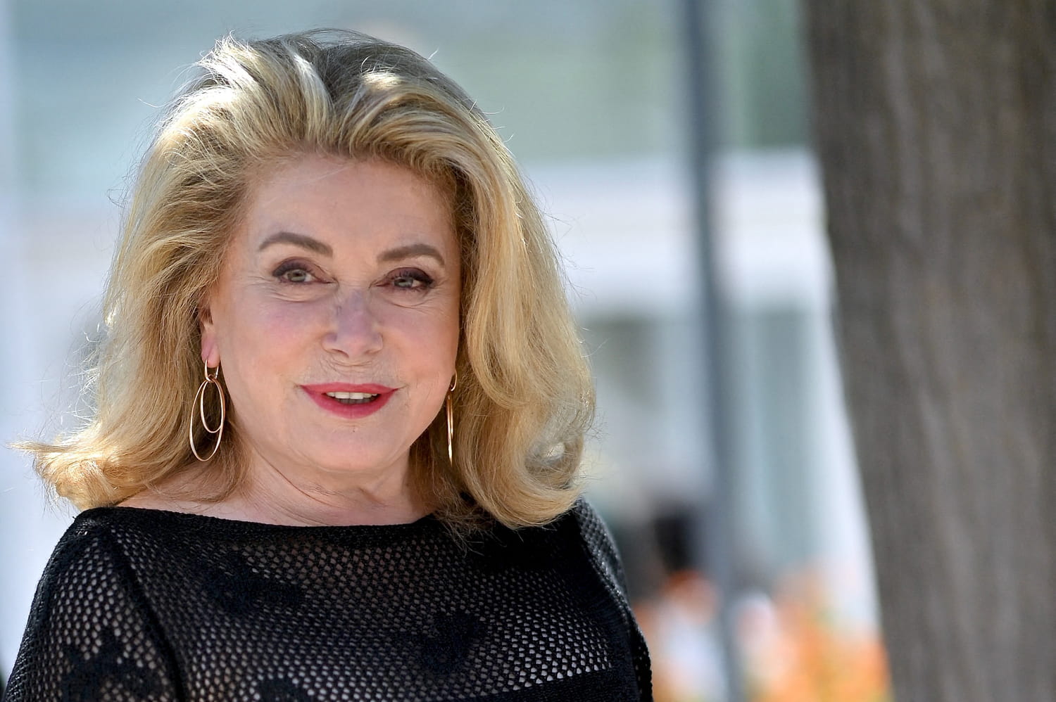 At 81, Catherine Deneuve still swears by this pair of heels validated by doctor Jimmy Mohamed At 81, Catherine Deneuve still swears by this pair of heels validated by doctor Jimmy Mohamed