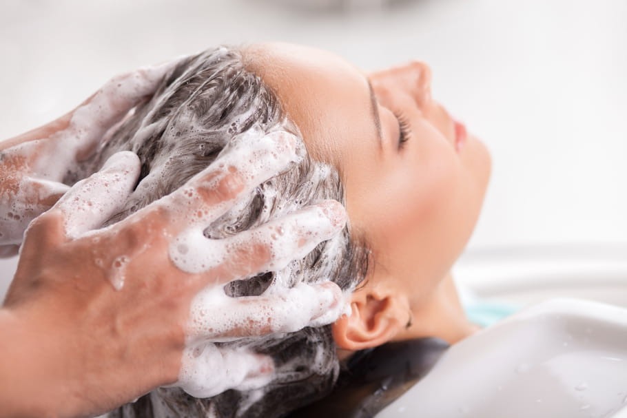 Shampoing sans sulfate : tout savoir sur ce produit qui a tout bon