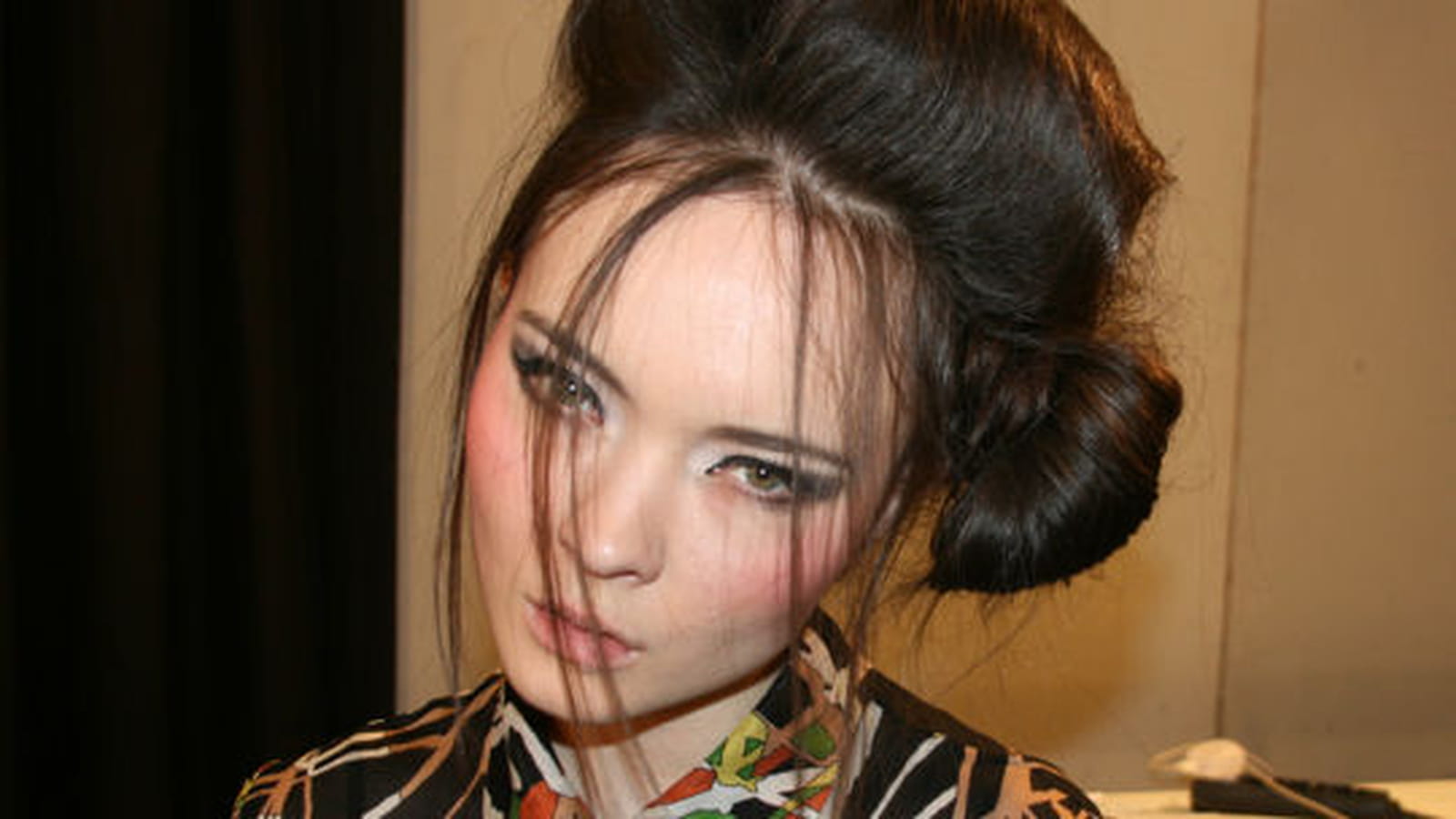 Chignon dark