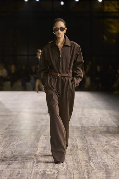 Look 35 du défilé Saint Laurent printemps-été 2024