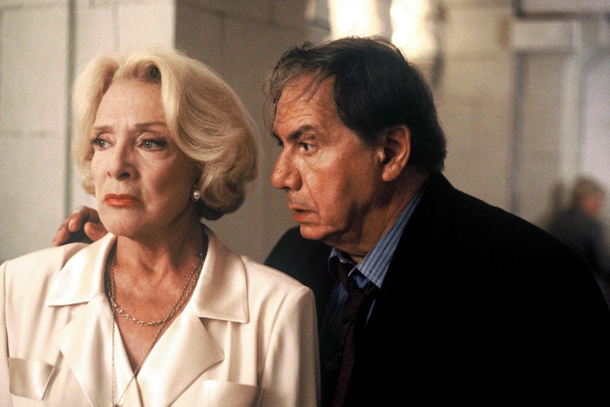 Les Disparus De Saint Agil Salut Martin Avec Michel Galabru dans Les Disparus de Saint-Agil, en 1990
