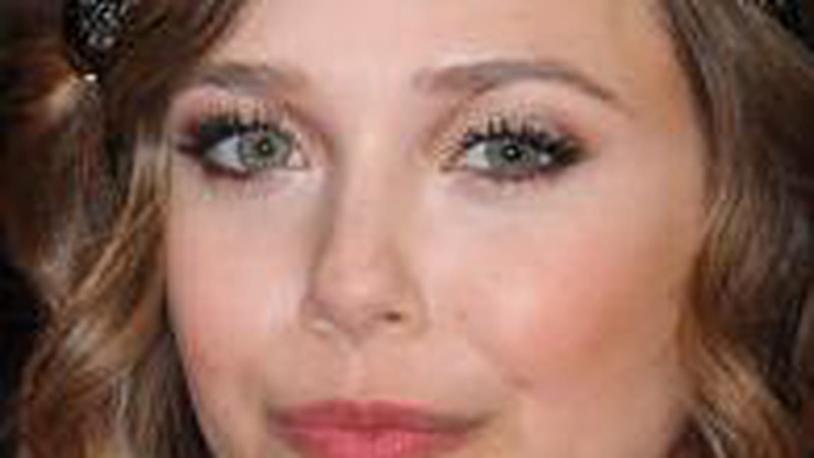 Le look Charleston d'Elizabeth Olsen