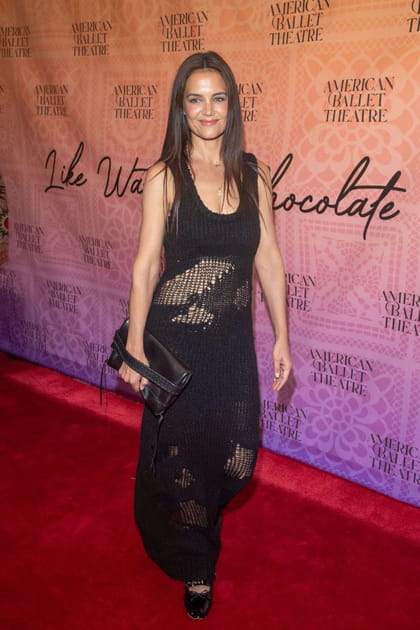 Katie Holmes en robe crochet noire
