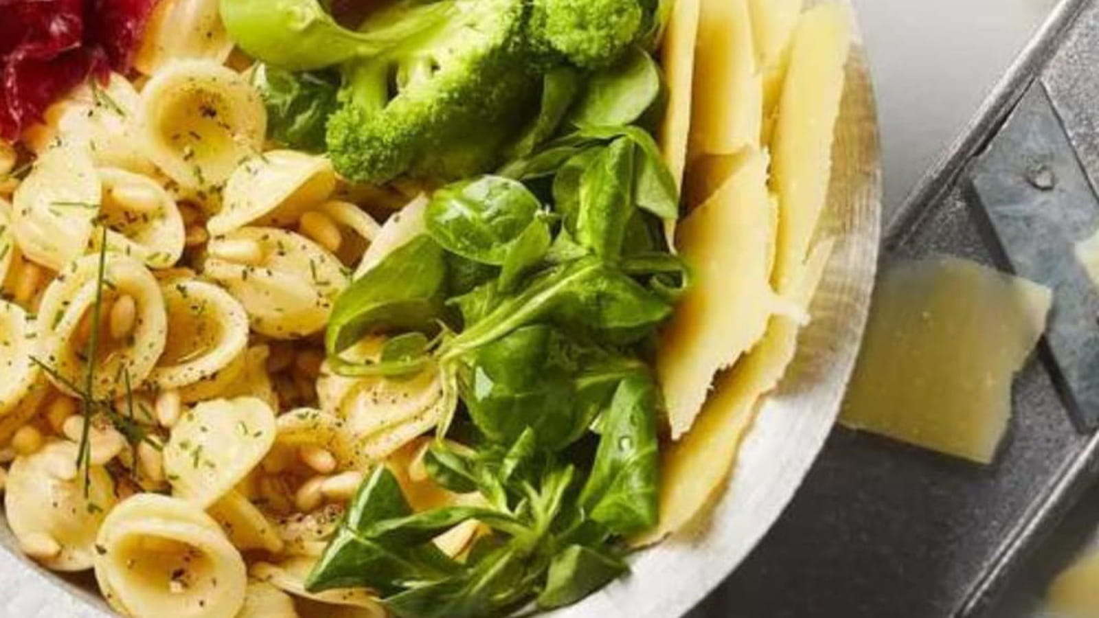 One pot pasta orechiette, brocolis et fromage Sbrinz