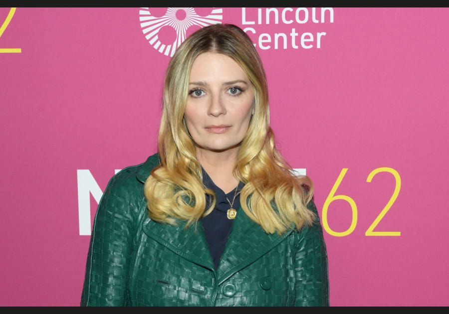 La coloration blond jaune de Mischa Barton