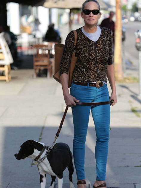 Sharon Stone, dans les rues de Beverly Hills