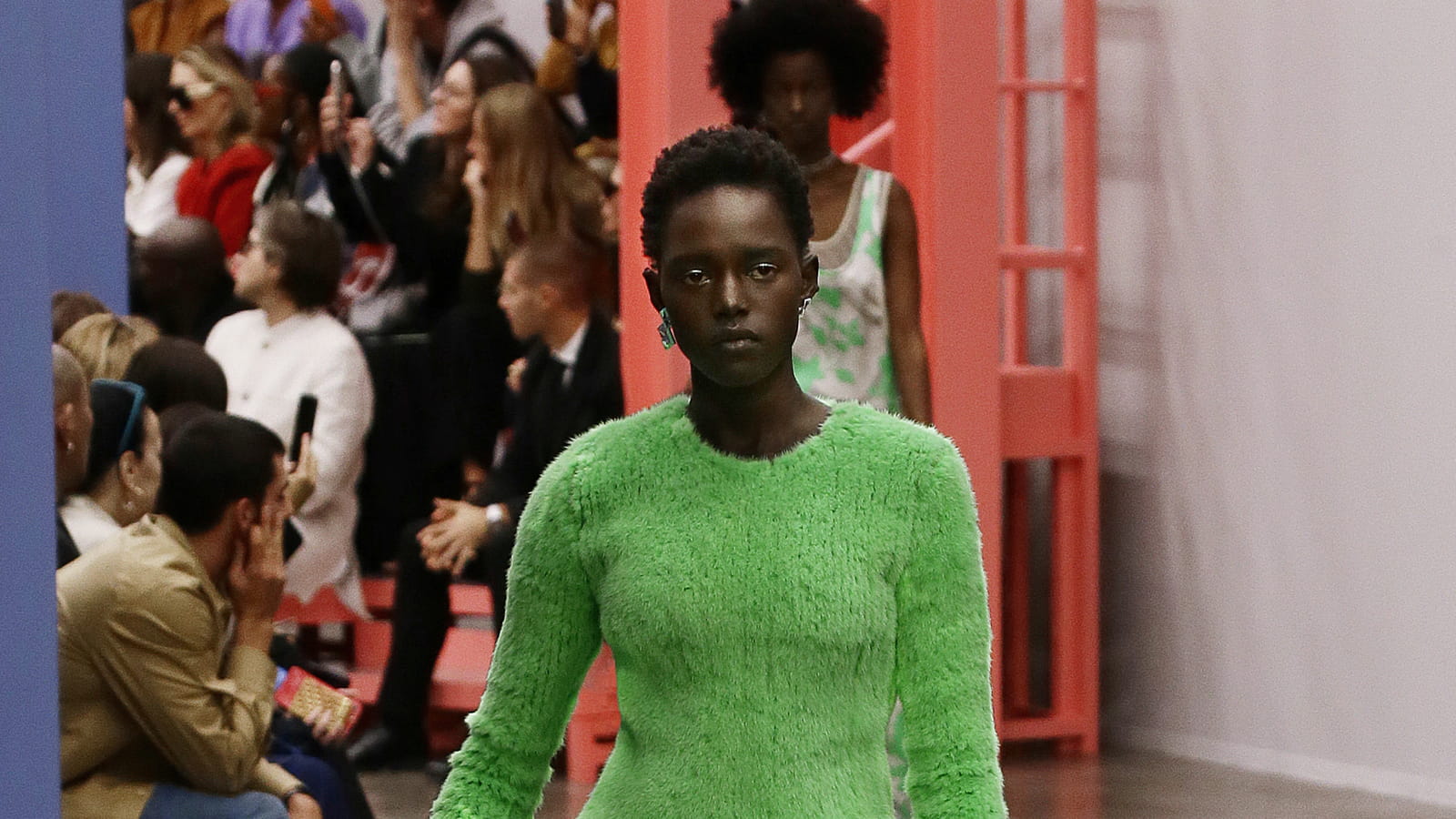 Look 27 