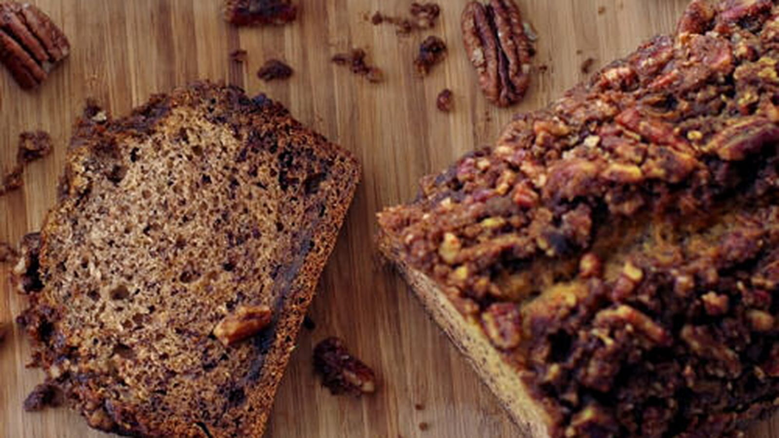 Cake banana bread ultra moelleux aux noix de pécan et sirop d'érable vegan