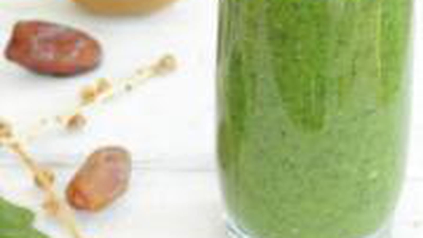 Green smoothie, kiwi, épinards, banane