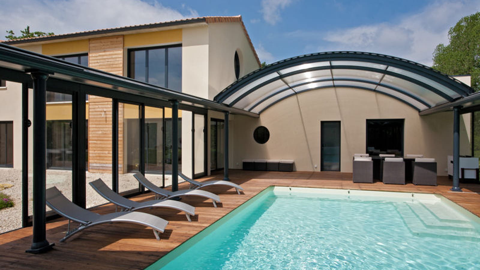 Abris de piscine ou de spa : or