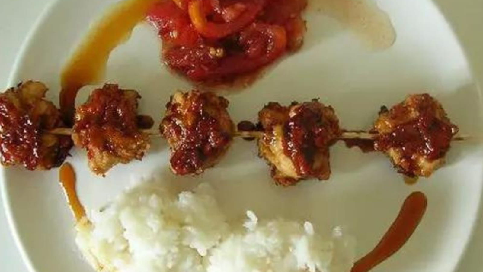 Brochettes de poulet sauce soja-caramel